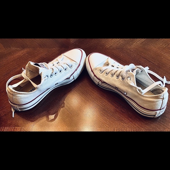 Converse Shoes - Women’s Classic White Converse All Stars Size: 7 (IN GOOD CONDITION‼️)